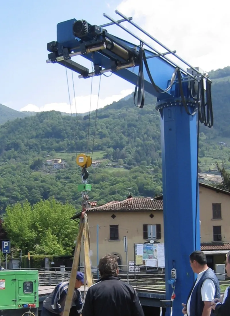 Gru-a-bandiera-per-barche